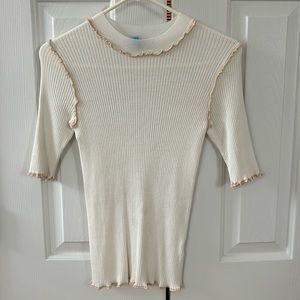 Short sleeved sweater
